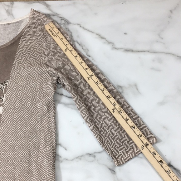 Chico's Gray White Mystic Scroll Athena Pullover Sweater Womens 1‎ Medium Beaded - Picture 10 of 12